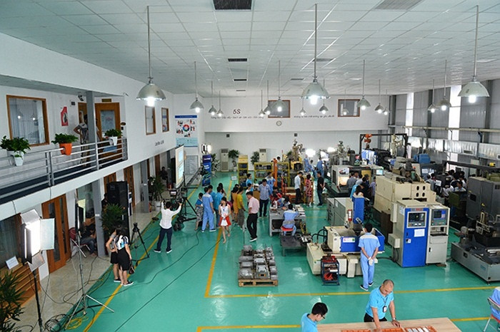Ông Hoàng Mạnh Cường – Giám đốc thiết kế kiểu dáng của Tập đoàn Bkav nói về quy trình thiết kế 6 bước của Bphone bao gồm: Phân tích thiết kế > lên mô hình > duyệt thiết kế mô hình > Gia công mô hình > Hoàn thiện mô hình > Hoàn thiện tài liệu.