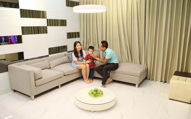 Căn hộ cao cấp có trị giá khoảng 4 tỷ đồng của nam ca sĩ được thiết kế khá nhã nhặn, lịch sự.