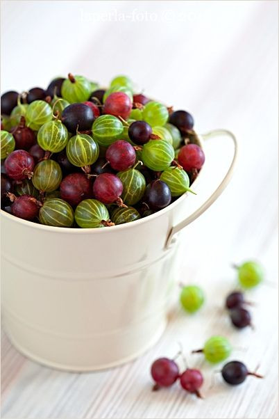 Gooseberry có loại chua dùng cho nấu ăn và loại ngọt dùng cho các món salad hoặc ăn tươi.