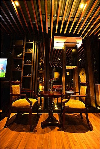 Với một vị trí đắc địa, đắt đỏ và sầm uất bậc nhất Sài Gòn, ở thời điểm đó, tòa nhà được xác định có trị giá xấp xỉ 100 tỷ đồng.