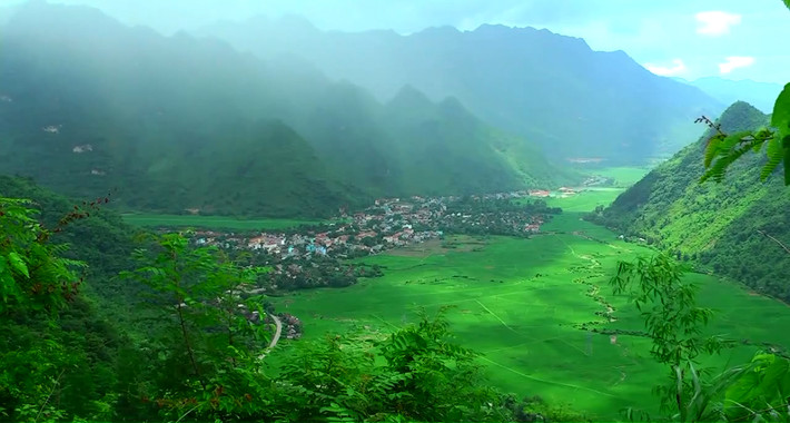 Hành trình dành cho những lữ khách có thời gian nghỉ lễ ít đi Mai Châu (Hòa Bình) trong 2 ngày 1 đêm giảm từ 100.000 - 200.000 đồng, xuống còn 1,7 - 1,8 triệu đồng/người.