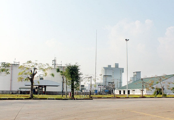 Dự án Nhà máy sản xuất nguyên liệu sinh học Bình Phước (Ethanol Bình Phước) vận hành từ tháng 4/2012 và sản xuất được hơn 16.000 m3 Ethanol cung cấp ra thị trường. Tuy nhiên, tháng 4/2013, Nhà máy phải dừng sản xuất do khó khăn đầu ra sản phẩm dẫn đến sản xuất kinh doanh bị thua lỗ. Ảnh: Thuonghieucongluan.