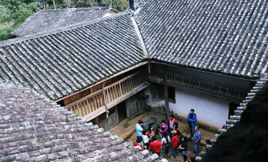 Theo kết luận mới đây của Phó thủ tướng Thường trực Trương Hòa Bình, quyền sử dụng đất khu Dinh thự Vua Mèo thuộc về những người thừa kế hợp pháp của dòng họ Vương. Ảnh: NLD.