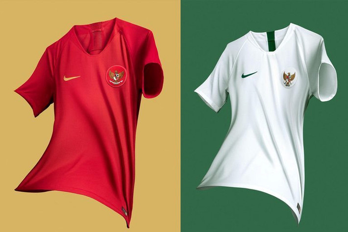 Giá áo đấu của Indonesia đứng ở vị trí thứ hai với 68 USD (kém 9 USD so với Singapore). Bộ áo sân nhà của Indonesia có màu đỏ với một đường sọc vàng và logo ĐTQG trên đó. Trên sân khách, Indonesia sẽ chơi trong bộ áo đấu màu trắng với chi tiết dọc xanh đậm.