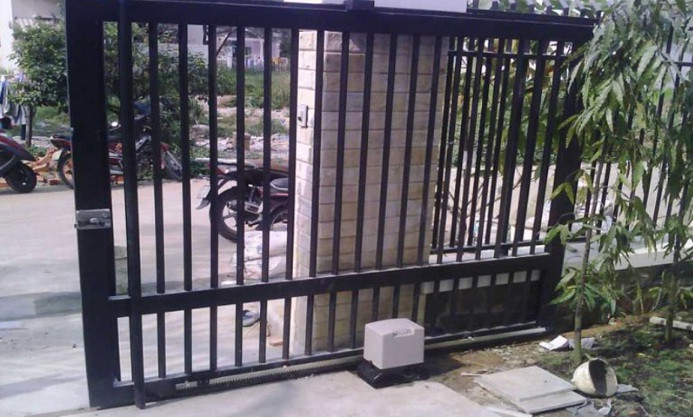 Màu đen được ưa chuộng bởi khó nhận ra vết trầy xước khi dùng trong thời gian dài. Ảnh: Nhadat.