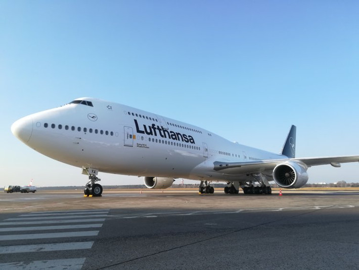 Có biệt danh là "Jumbo Jet", Boeing 747 được sử dụng trong một thời gian dài, trước khi chiếc A380 xuất hiện. Ảnh: Flying Magazine