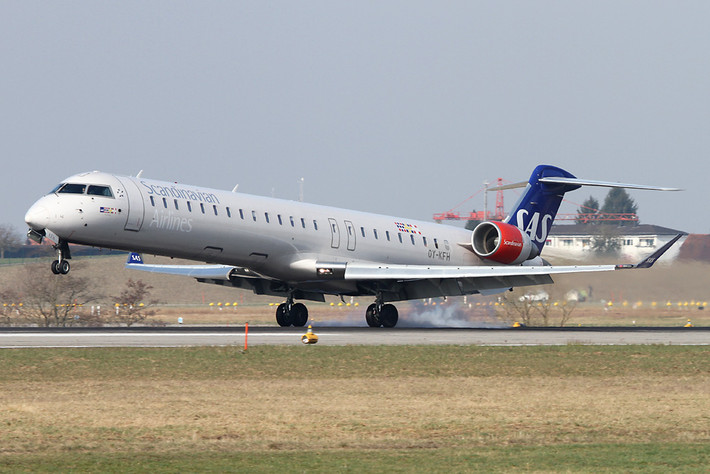 Tốc độ bay trung bình của CRJ900 khoảng 870 km/giờ. Ảnh: Aviation Tribune.
