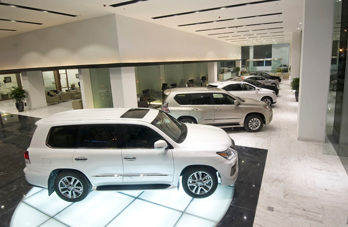 Lexus Thăng Long là Đại lý 3S được phát triển theo tiêu chuẩn của Lexus toàn cầu. Do vậy, ngoài việc trưng bày, giới thiệu những mẫu xe mới nhất, showroom này còn có khu vực sửa chữa, bảo dưỡng hiện đại.