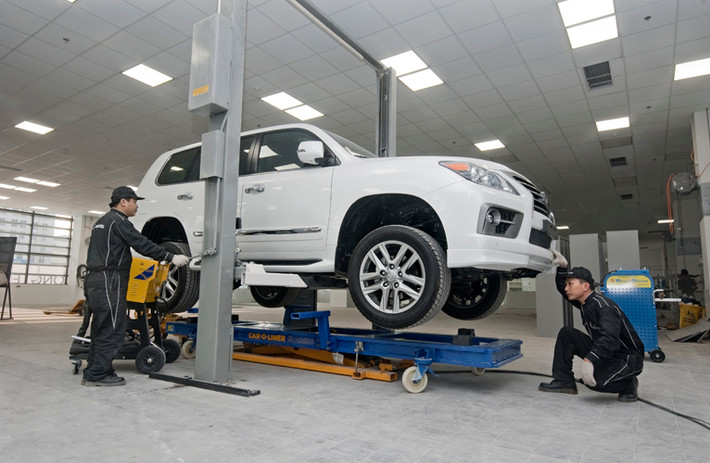 Khu vực xưởng tầng hai có 17 khoang Sửa chữa thân vỏ và sơn, bao gồm 1 khoang nắn khung, 4 khoang sửa chữa đồng, 6 khoang chuẩn bị bề mặt, 4 buồng sơn sử dụng công nghệ sơn gốc nước thân thiện với môi trường, 1 khoang rửa xe và đánh bóng, và 1 khoang kiểm tra cuối cùng.