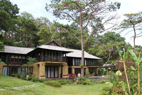 Đây là một khu resort với hàng chục khách sạn, biệt thự, bể bơi... đã gần như hoàn tất và đã được đưa vào sử dụng.