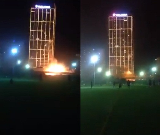 Sân trước tòa nhà và đường Khuất Duy Tiến có nhiều mảnh vỡ, khu vực được phong tỏa để điều tra nguyên nhân và khắc phục sự cố. Ảnh tòa cao ốc tại thời điểm xảy ra sự cố.