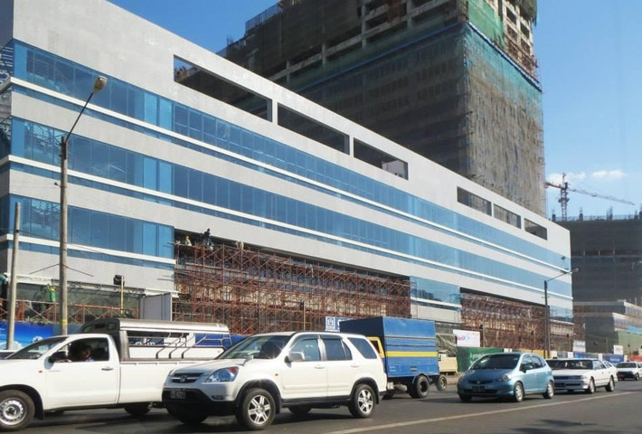 Khu phức hợp HAGL Myanmar Center có tổng mức đầu tư lên đến 440 triệu USD, nằm ngay cửa ngõ đón khách quốc tế quan trọng nhất Myanmar. Ảnh: Phối cảnh dự án.