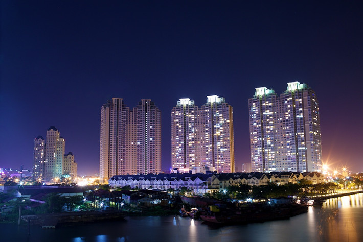Hiếm khi Việt Trinh khoe gia tài dù cô sở hữu khối tài sản bất động sản khá lớn. Ngoài căn nhà vườn ở Bình Dương, cô còn là chủ nhân của một căn hộ ở Saigon Pearl (TP HCM). Ảnh chụp khu Saigon Pearl