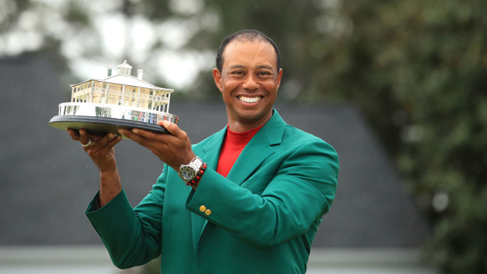 Tiger từng đạt 80 giải PGA Tours và 14 giải major khác. Anh còn hái ra tiền nhờ golf với nhiều hợp đồng quảng cáo và tài trợ, chiếm gần 20% giá trị tài sản ròng.
