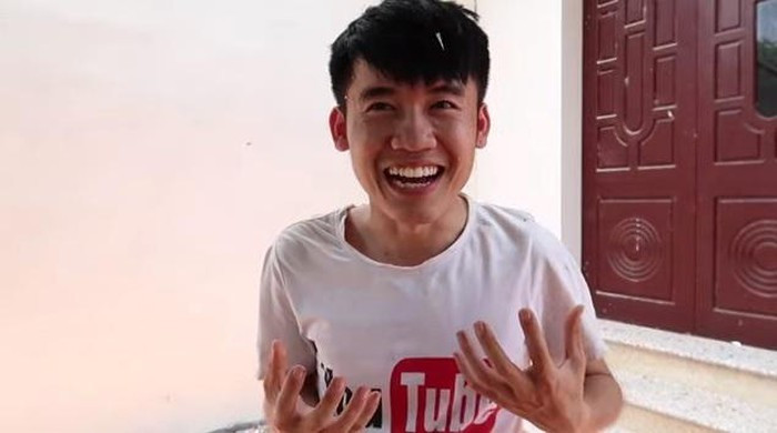 Hiện tại, con trai Bà Tân sở hữu kênh Hưng Vlog với 1,89 triệu người đăng ký, Hưng Troll với 584.000 người đăng ký, và Hưng Gamer với 186.000 người đăng ký.