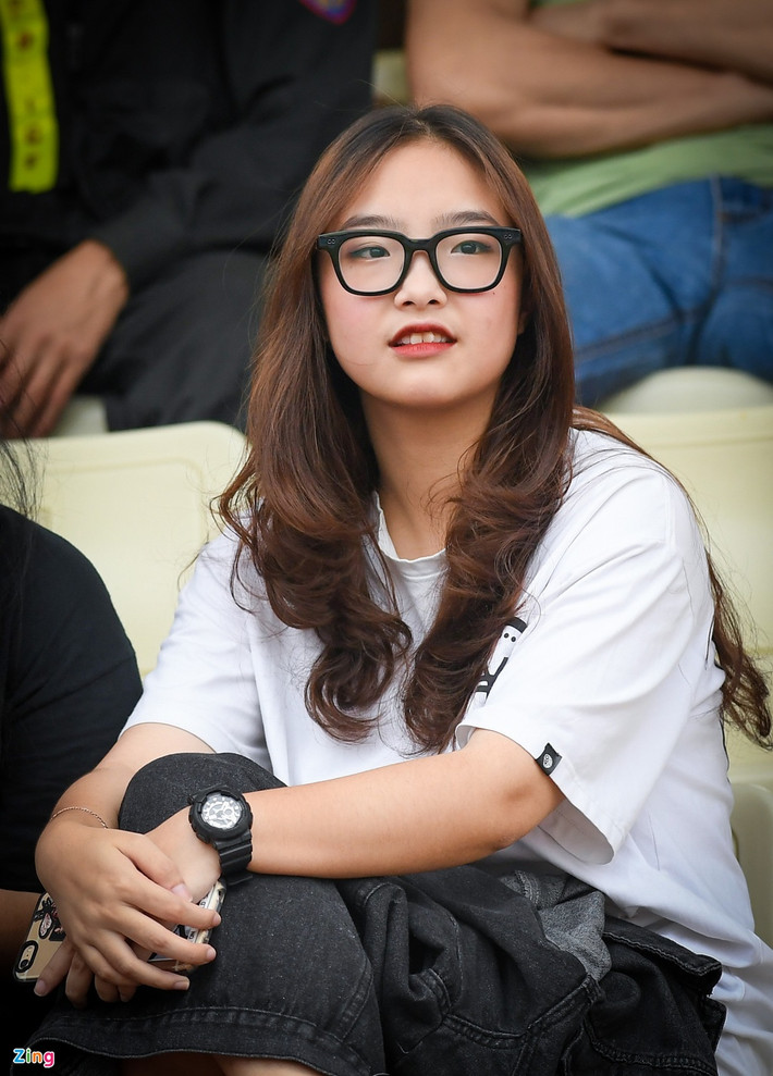 Đây là lần đầu tiên sân Hàng Đẫy đón khán giả trở lại kể từ sau vòng 11 V.League. Các CĐV của CLB Hà Nội tin tưởng đội nhà sẽ bảo vệ thành công chức vô địch Cúp Quốc gia.