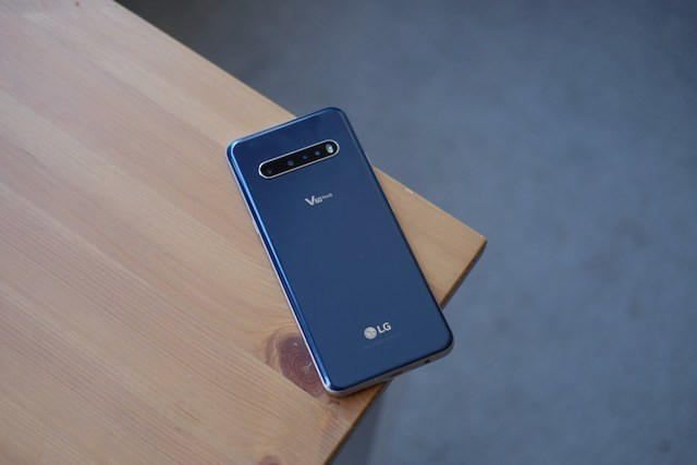Sự kiện ra mắt chiếc điện thoại màn hình xoay độc đáo LG Wing 5G đánh dấu sự trở lại mạnh mẽ của LG trong lĩnh vực sản xuất smartphone hiện được dân mê công nghệ cực kỳ quan tâm.