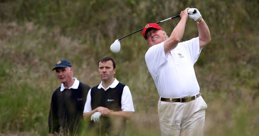 Sở trường của Trump là kỹ thuật cầm gậy golf chắc chắn và chính ông cũng tự tin về điều này. ''Dù làm không tốt các bài luyện tập, nhưng cách cầm gậy golf của tôi cực tốt'', Tổng thống Trump chia sẻ.