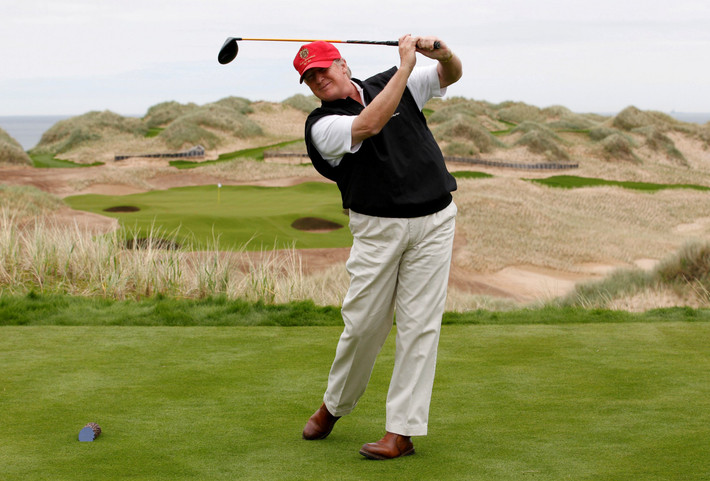 Bí quyết của ông chính là một cú backswing ngắn, tuy nhiên ông luôn sử dụng cú đánh ''through the shot'' để kiểm soát khoảng cách từ đó chỉ cần đưa gậy ''xúc một nhát'' thật mạnh là bóng lên.