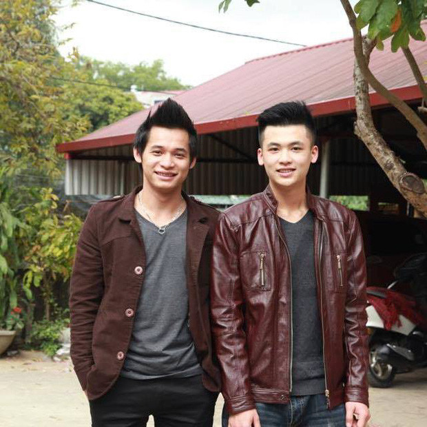 Thời ''chưa dậy thì'', anh chàng này đã bộc lộ rõ vẻ soái ca Hàn Quốc khi chụp ảnh cùng anh trai.