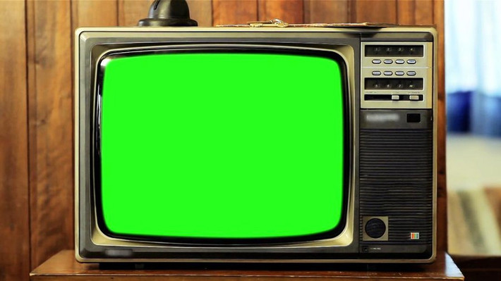 Khi được cho biết TV là nguyên nhân khiến Internet cả làng gián đoạn, cụ ông và cụ bà đã đồng ý tắt chiếc TV và không bao giờ sử dụng lại. Từ đó, tình trạng gián đoạn Internet bí ẩn tại ngôi làng vào 7h sáng cũng không còn xảy ra.
