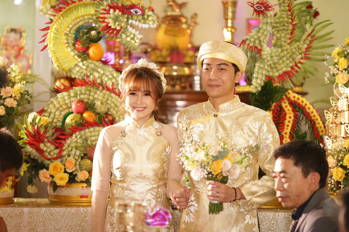 Chuyện tình đẹp như mơ đã đi đến cái kết viên mãn với đám cưới không thể hoành tráng hơn.