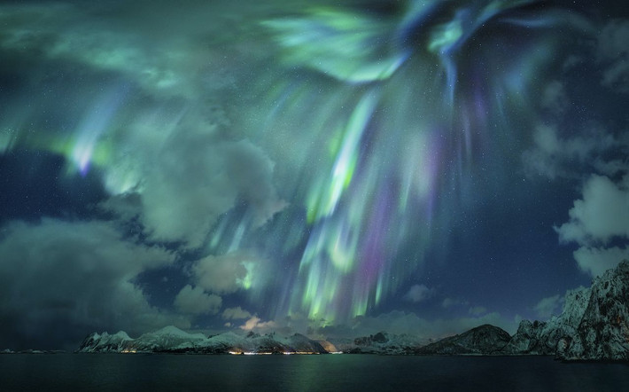 Insight Investment Astronomy Photographer of the Year là cuộc thi nhiếp ảnh quốc tế lớn nhất tôn vinh vẻ đẹp của thiên văn vũ trụ cũng như kích thích sự sáng tạo của các nhiếp ảnh gia khắp thế giới.
