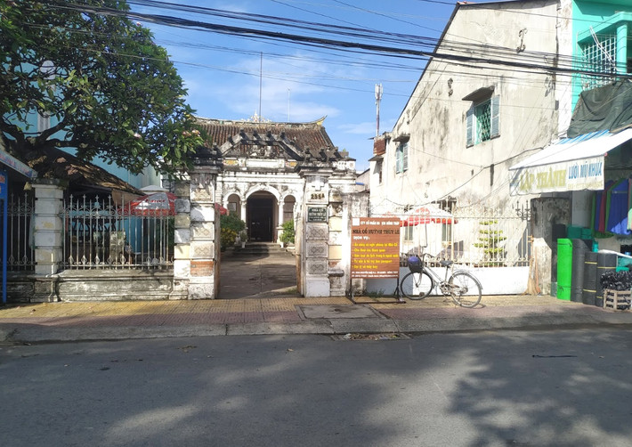 Ngôi nhà vốn là nơi ở của gia đình ông Huỳnh Thủy Lê – người tình đầu tiên của nữ văn sĩ người Pháp, Marguerite Duras. Mối tình này về sau trở thành hồi ký để bà viết nên tiểu thuyết nổi tiếng Người tình (The Lover) năm 1984. Tác phẩm sau đó được chuyển thể thành bộ phim L'Amant năm 1992. Ảnh: Thamhiemmekong