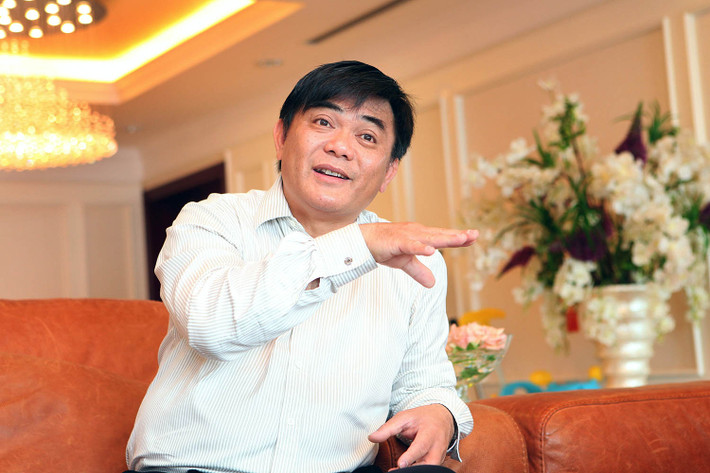 Ít ai biết, trước khi gặt hái thành công trong lĩnh vực bất động sản, đại gia "Đường bia" từng đạp xích lô chở bia thuê cho hợp tác xã vận chuyển bia của công ty Bia Hà Nội. Ảnh: Baodautu