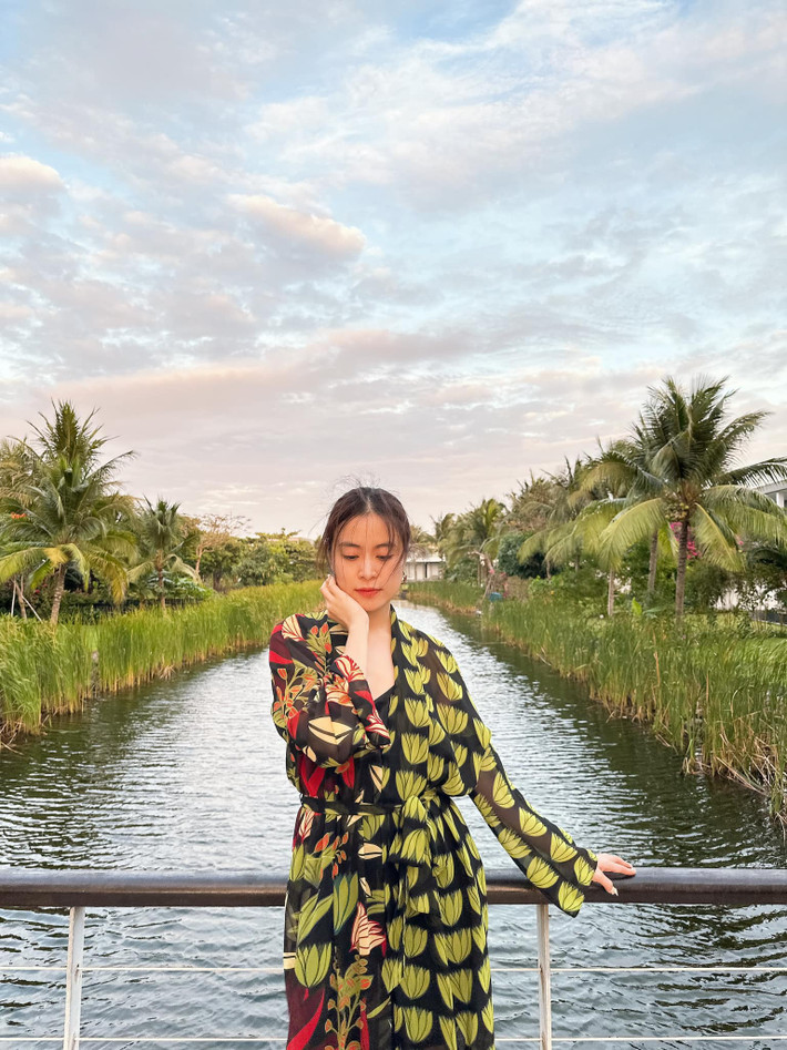 Từ năm 2014, cát-xê của Hoàng Thùy Linh đã thuộc hàng top từ 50-70 triệu đồng/show diễn. Thậm chí, có thông tin cho rằng thù lao đi hát của Hoàng Thuỳ Linh còn lên mức 70-100 triệu đồng/show.
