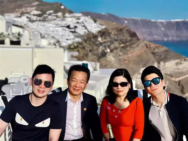 Dù rất giỏi nhưng bà Thanh Hòa chọn cách xây dựng sự nghiệp riêng, không liên quan đến tài chính với chồng. Ảnh: Facebook