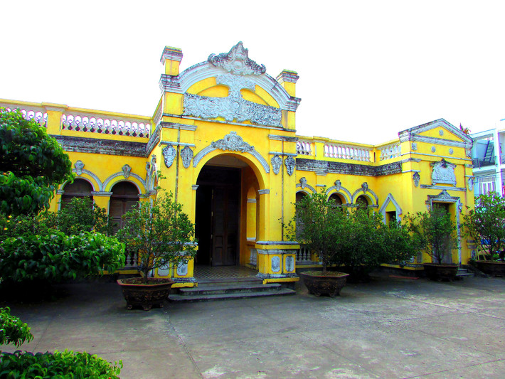 Tọa lạc tại phường 1, thị xã Gò Công, tỉnh Tiền Giang, nhà Đốc phủ Hải (Đốc phủ sứ Nguyễn Văn Hải) là một trong những ngôi nhà cổ độc đáo còn được gìn giữ cho đến nay. Ảnh: Thamhiemmekong