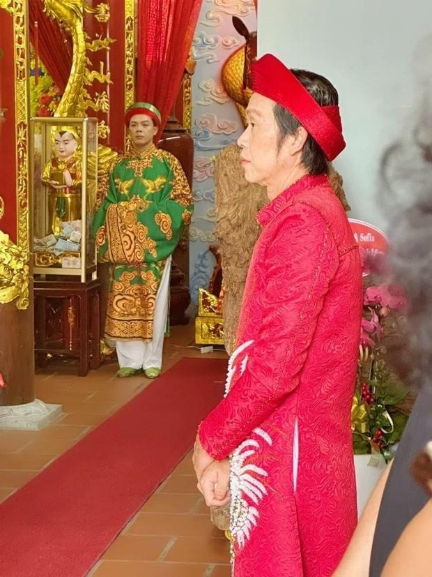 Mới đây, nghệ sĩ Hoài Linh tổ chức cúng Tổ sân khấu tại nhà thờ Tổ ở quận 9 (TP HCM). Ảnh: Tiền phong