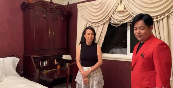 Quang Lê không thường xuyên ở đây, chỉ có một người giúp việc lớn tuổi, nấu nướng và quán xuyến nhà cửa giúp anh. Ảnh: chụp màn hình