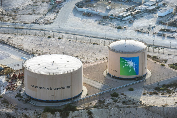 Saudi Aramco sở hữu trữ lượng dầu thô được chứng minh lớn thứ hai thế giới, với hơn 260 tỷ thùng (41 tỷ m3), 288,4 nghìn tỷ feet khối tiêu chuẩn (8,17 nghìn tỷ m3) trữ lượng khí đốt tự nhiên và có sản lượng dầu lớn thứ nhì thế giới. Ảnh: Reuters