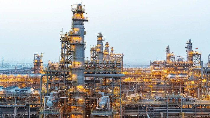 Tập đoàn Saudi Aramco hoạt động trên toàn cầu trong các lĩnh vực: Khai thác, sản xuất, lọc hóa dầu, phân phối. Ảnh: The Economist