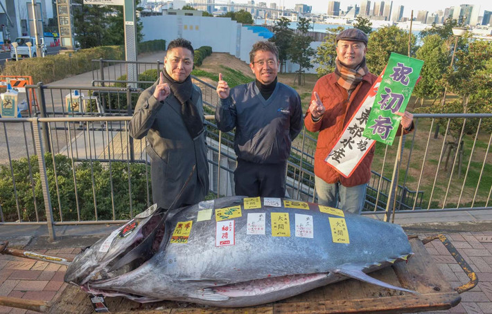 Theo ông Yukitaka Yamaguchi, công ty bán buôn Yamayuki, yếu tố quyết định mức giá đắt đỏ này là độ tươi ngon và màu sắc rực rỡ của con cá ngừ. Ảnh: Seafoodsource