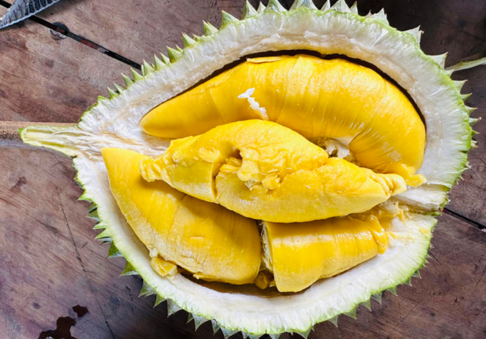 Ngoài ra, do ảnh hưởng của thời tiết, cơm sầu Musang King chất lượng không được tốt như thường lệ khiến giá cũng giảm theo. Ảnh: Facebook
