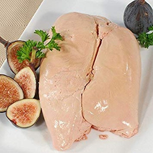 Gan ngỗng của Pháp không phải loại gan ngỗng bình thường, mà là gan ngỗng vỗ béo, được lấy từ những con ngỗng nhồi ăn quá mức để có bộ gan khổng lồ. Ảnh: Amazon.