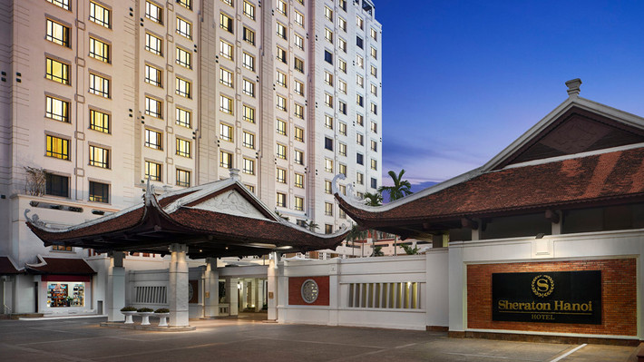 Khách sạn Sheraton nằm bên cạnh hồ Tây là nơi Tổng thống George W. Bush đã ở khi tham dự hội nghị APEC và thăm chính thức Việt Nam năm 2006. Ảnh: Sheraton.