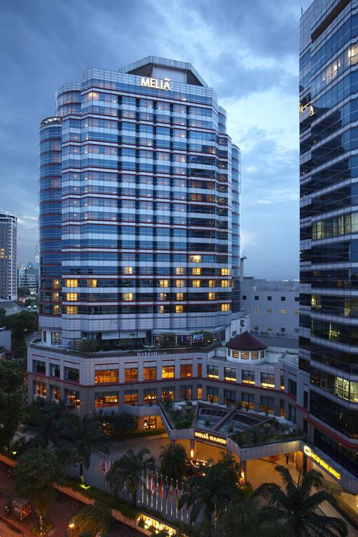 Tọa lạc tại số 44B Lý Thường Kết (Hoàn Kiếm, Hà Nội), Melia là khách sạn 5 sao có 306 phòng, bao gồm 5 loại chính: Deluxe King (140 phòng), Deluxe Twin (98 phòng), Executive Suite (66 phòng), Grand Suite (01phòng), Presidential Suite (01 phòng). Ảnh: Booking.