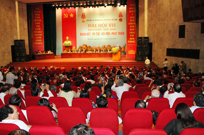 Sáng nay (3/6), tại Hà Nội, Đại hội Đại biểu toàn quốc Liên hiệp các Hội KH&KT Việt Nam (LHH VN) lần thứ VII (nhiệm kỳ 2015 – 2020) đã chính thức diễn ra.