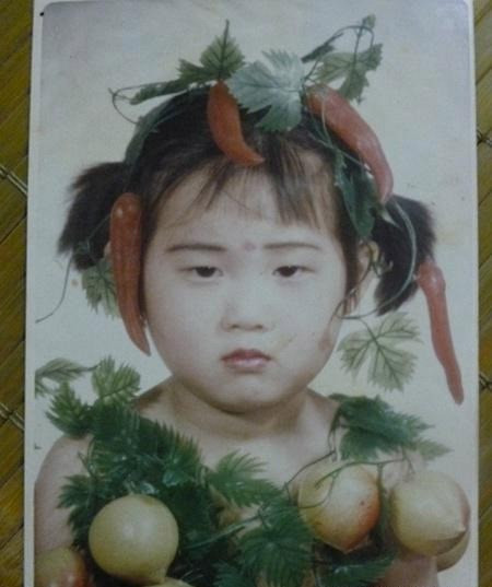 Một cô gái biết làm điệu từ thuở bé