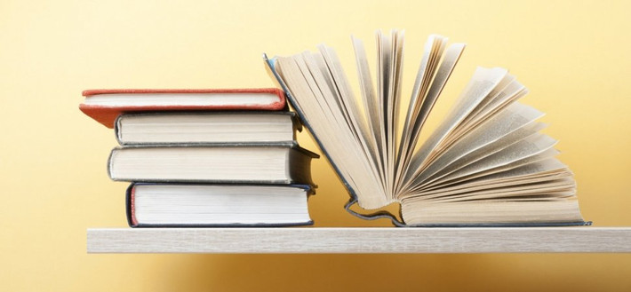 Chi phí cho sách giấy không quá cao như chúng ta nghĩ. Tuy nhiên, sách giấy luôn đắt hơn sách online.
