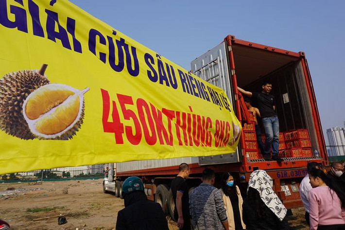 Để giúp người dân vượt qua cơn khó khăn, các doanh nghiệp Việt nghiên cứu tạo ra sản phẩm mới từ trái cây để đẩy mạnh tiêu thụ nông sản bị ảnh hưởng bởi mùa dịch. Ảnh: VTC.