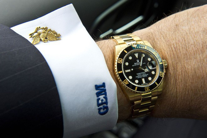 Tuy nhiên, ít ai biết, trước kia Rolex thực chất chỉ đơn thuần là làm ra những chiếc đồng hồ bền bỉ, cứng cáp, phục vụ chủ yếu cho những mục đích đặc thù khác nhau như có thể lặn sâu xuống biển, chống chịu lại sự khắc nghiệt của thời tiết...