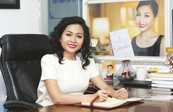 Bà Trần Uyên Phương là con gái của ông Trần Quý Thanh (Chủ tịch Tập đoàn Tân Hiệp Phát. Uyên Phương được truyền thông ưu ái gọi là “cô gái tỷ USD” vì là người kế thừa tập đoàn của cha mình.