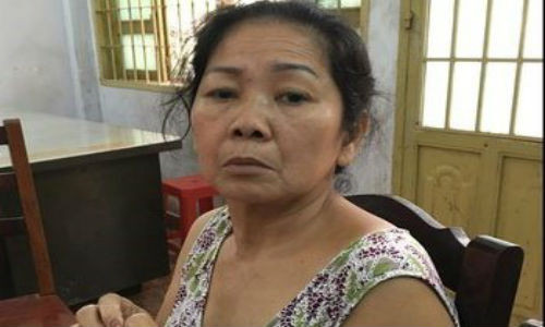 Tuần qua, một thông tin gây chấn động dư luận đó là vụ án bỏ thuốc chuột vào nồi bún riêu của bị can Hồ Thị Ngọc Điệp (52 tuổi, bán bún riêu). Hiện tại, công an quận 9 (TP HCM) đang hoàn tất hồ sơ để bàn giao bà Hồ Thị Ngọc Điệp (52 tuổi, bán bún riêu) cho Công an TP HCM điều tra và xem xét khởi tố tội danh Giết người. Nguồn ảnh: NK.
