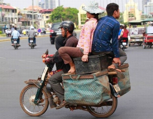 Những kiểu giao thông chỉ có ở Việt Nam.