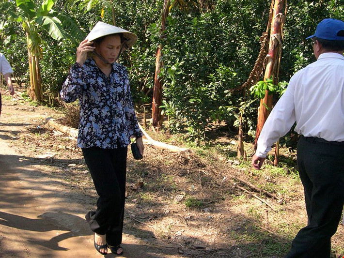 Đây không phải lần đầu bà Nguyễn Thị Kim Ngân có những cử chỉ, hành động đẹp, được người dân yêu mến. Tháng 9 năm 2007, nhịp dẫn cầu Cần Thơ bị sập trong giai đoạn đang thi công. Khi đó, bà Nguyễn Thị Kim Ngân đang là Bộ trưởng Bộ LĐ-TB&XH. Không quản ngại vất vả, bà mượn nón lá, đi xe ôm thay vì đi ô tô để nhanh nhất có thể động viên những người dân gặp nạn.